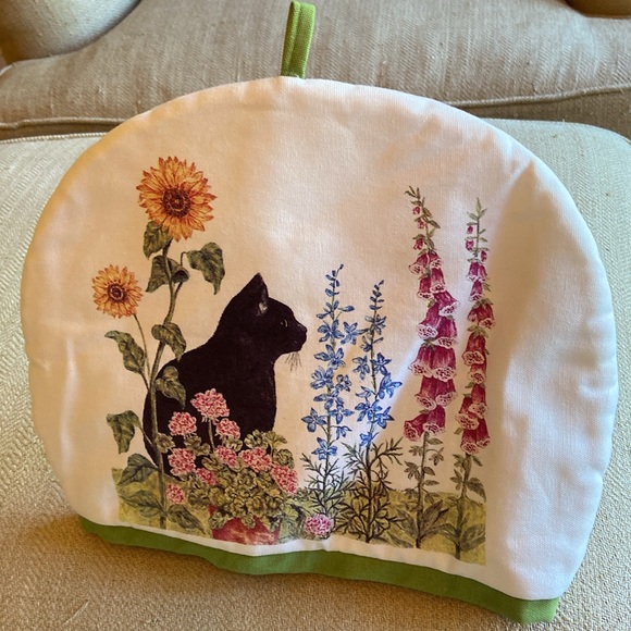 Alice’s Cottage insulated tea cozy - fits 6 cup pot - Picture 2 of 7